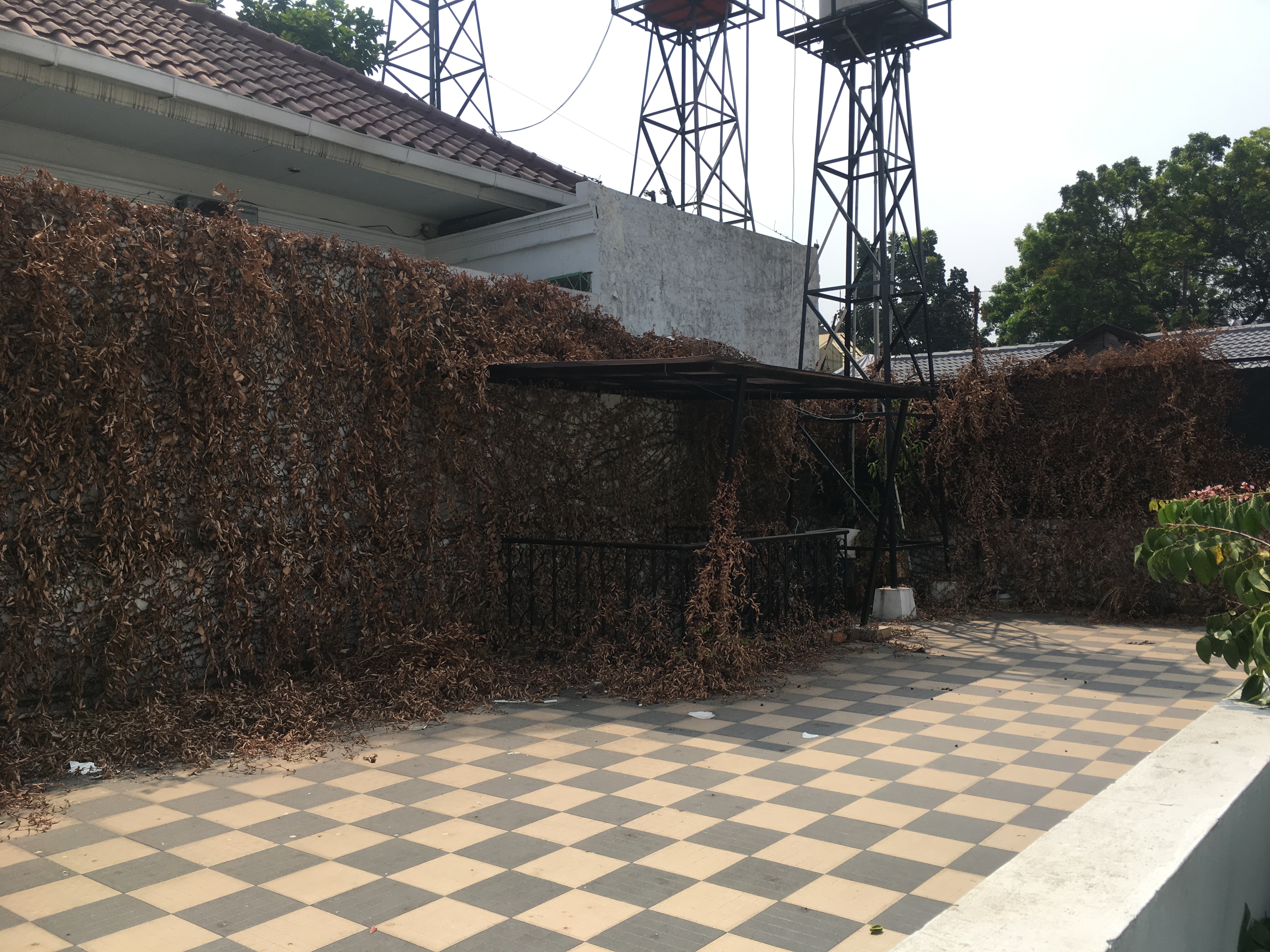 RUMAH DI KAWASAN ELIT PONDOK INDAH, JL SEKOLAH KENCANA