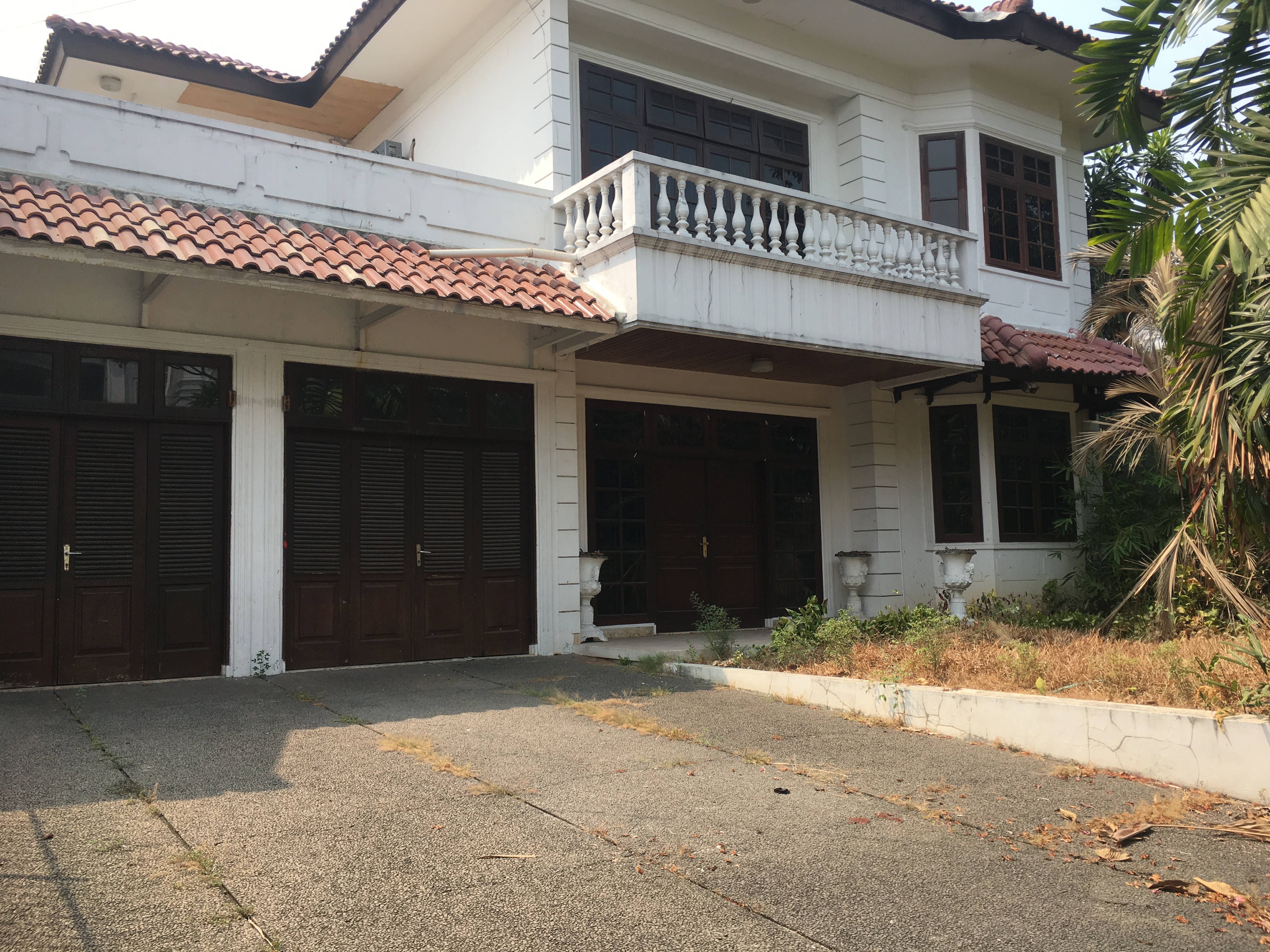 RUMAH DI KAWASAN ELIT PONDOK INDAH, JL SEKOLAH KENCANA