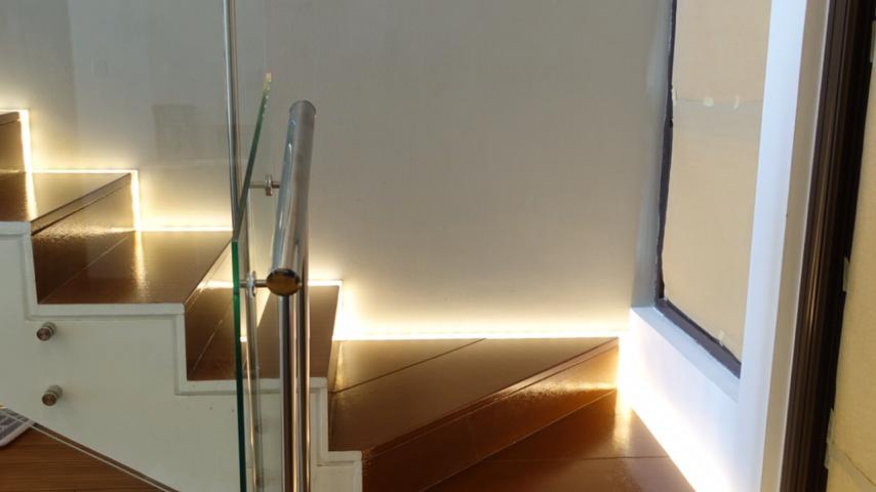 Rumah Cantik, Full Furnished di Discovery  Bintaro Jaya 9