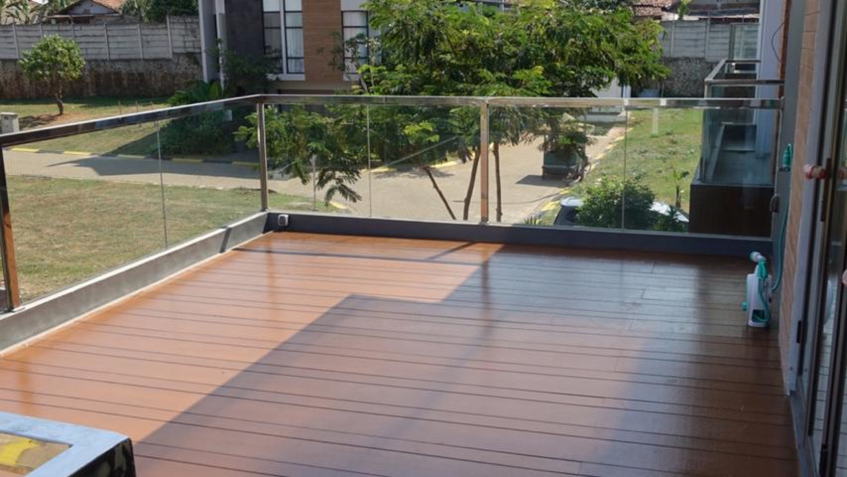 Rumah Cantik, Full Furnished di Discovery  Bintaro Jaya 9