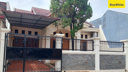 Dijual Rumah di Jalan Mulyosari Prima Surabaya