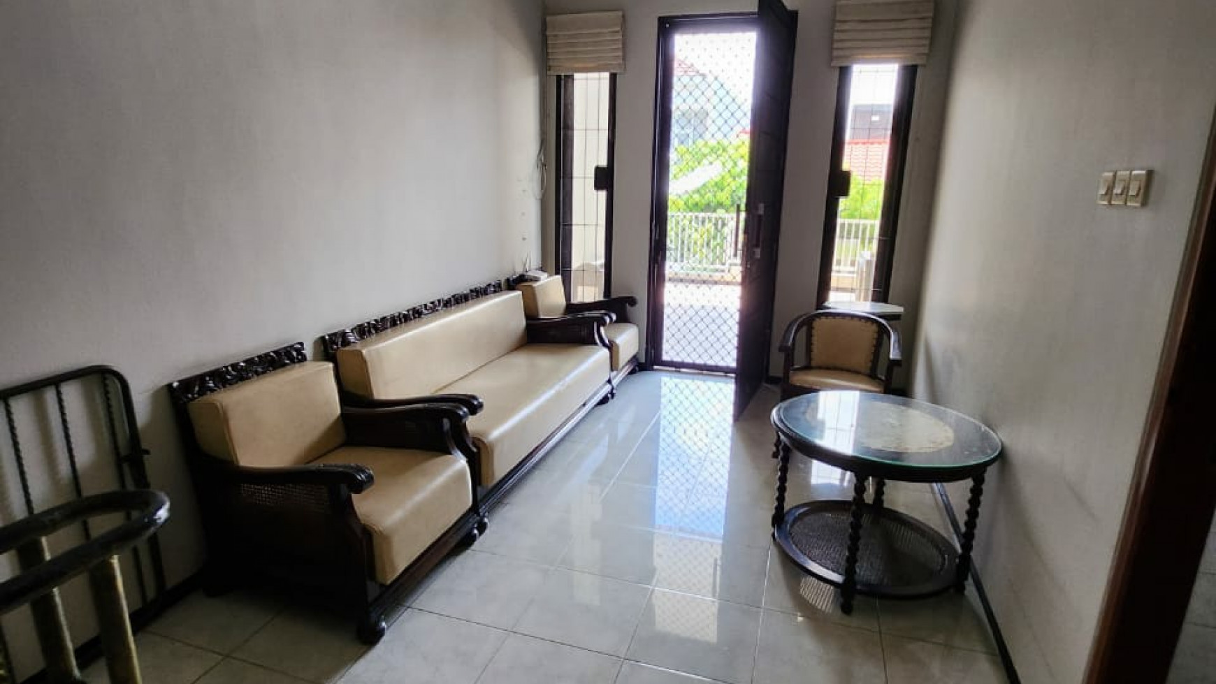 Dijual Rumah Pakuwon Indah- Villa Valensia- Surabaya Barat - 2 Lantai - K.Tidur 3+1 - SHM - Bisa KPR bank