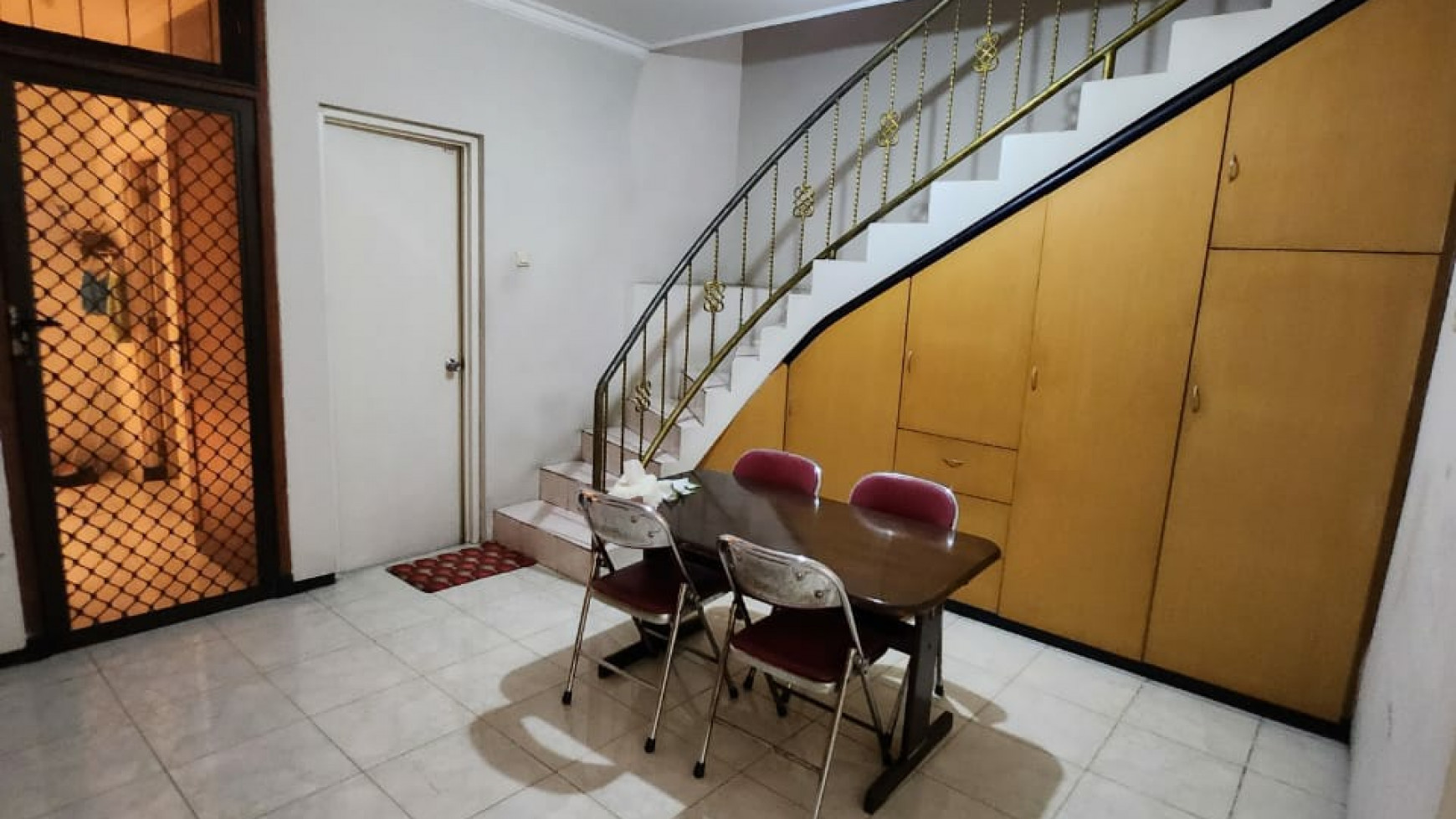 Dijual Rumah Pakuwon Indah- Villa Valensia- Surabaya Barat - 2 Lantai - K.Tidur 3+1 - SHM - Bisa KPR bank