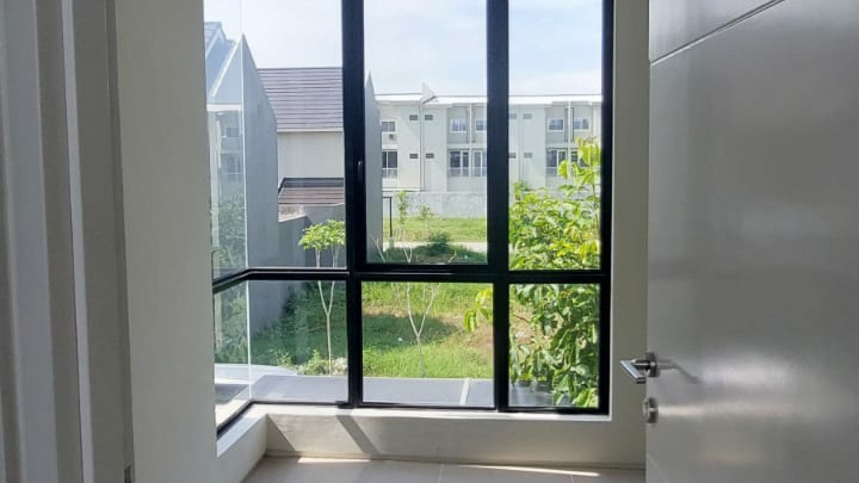 800 jtan Rumah North West Central Citraland Surabaya- Baru 2 Lantai - SPESIAL Masterbedroom di lantai 1 PLUS K.Mandi DALAM