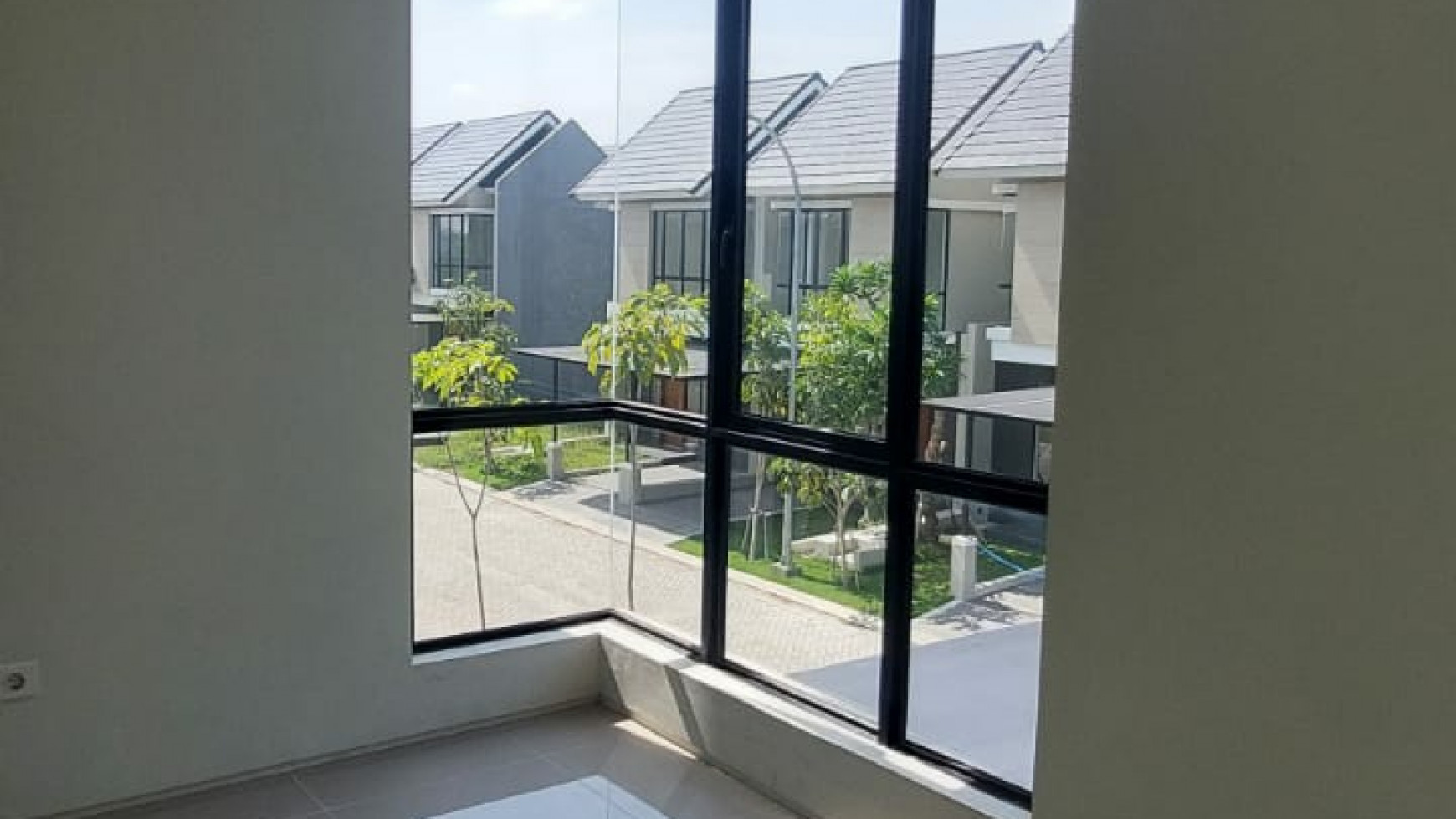 800 jtan Rumah North West Central Citraland Surabaya- Baru 2 Lantai - SPESIAL Masterbedroom di lantai 1 PLUS K.Mandi DALAM