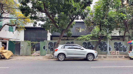 Rumah di Raya Jemursari, Strategis, Nol Jalan Raya, Cocok untuk Showroom, Bank, Kantor, Resto dsb