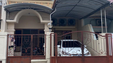 Dijual Rumah 1,5 lantai di Nirwana Regency Surabaya