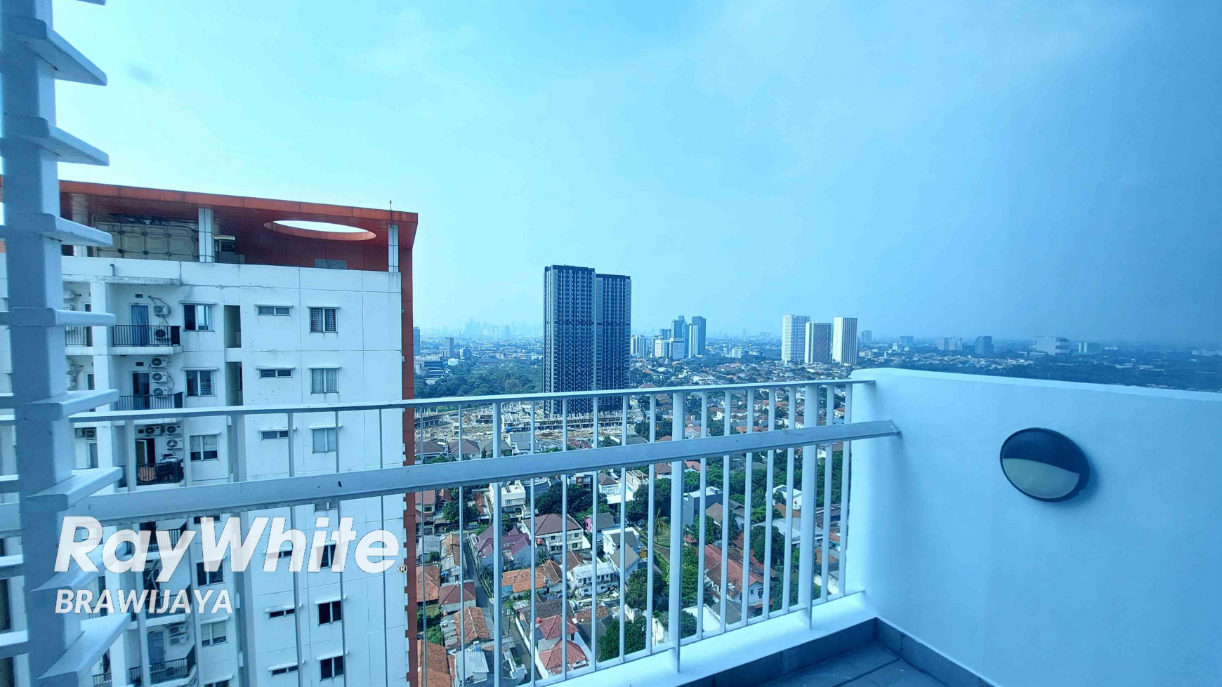 APARTEMEN ASPEN PEAK RESIDENCE, TOWER C, LANTAI 28, DEKAT MRT FATMAWATI