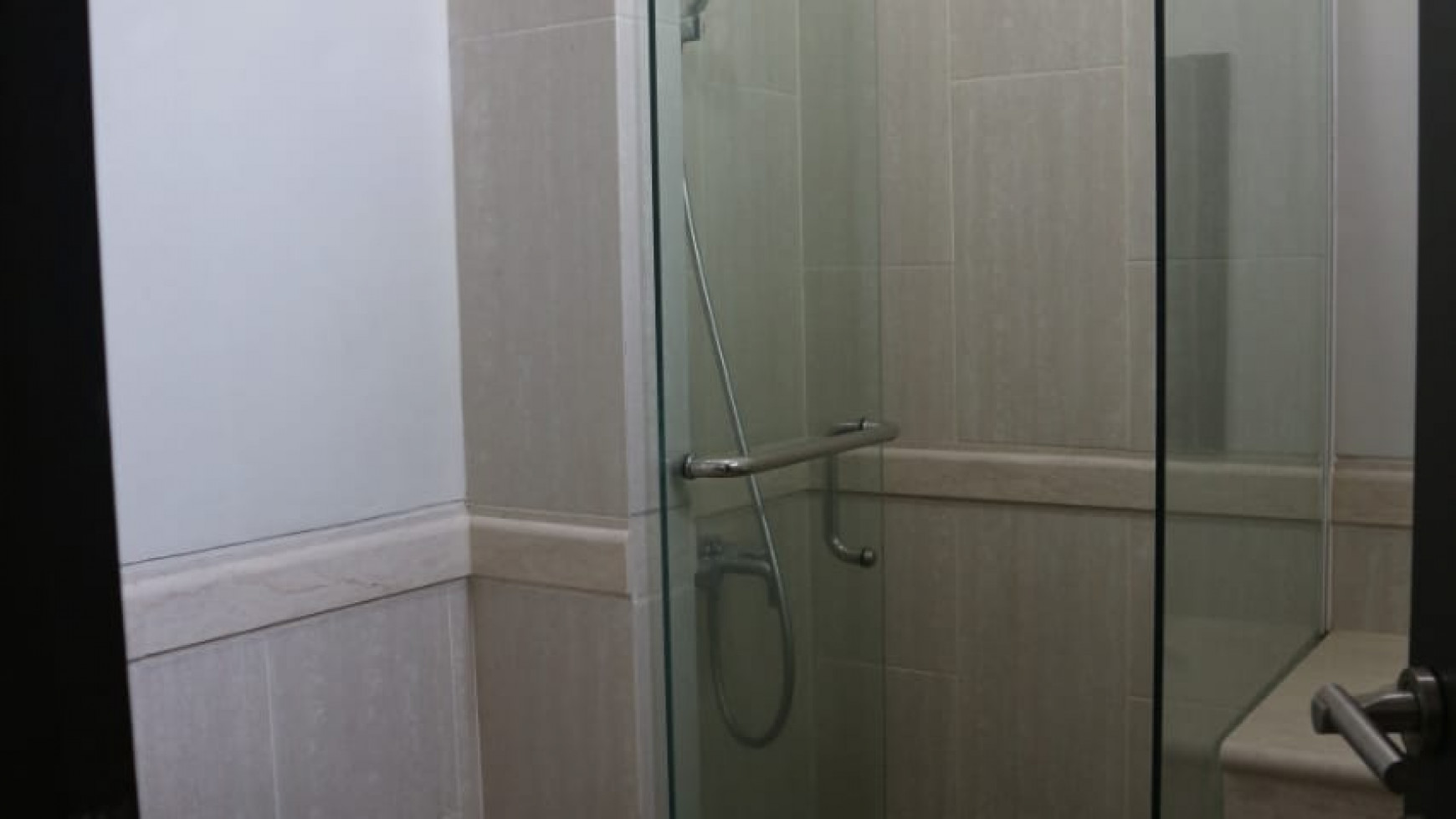 Rumah Luas 3Lantai Akses Toll JORR Di Area Cluster Mega Kebon Jeruk