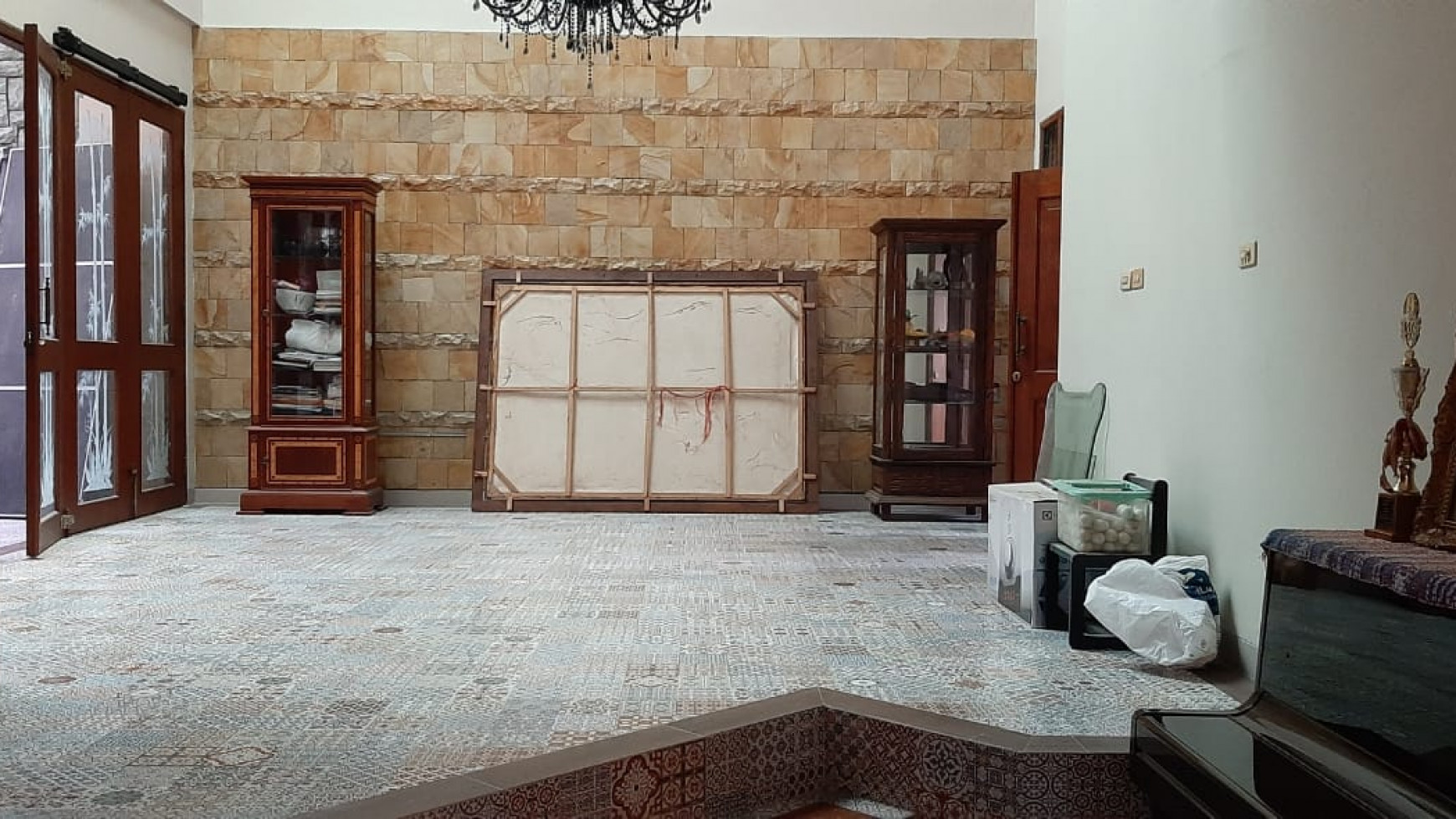 Rumah Luas 3Lantai Akses Toll JORR Di Area Cluster Mega Kebon Jeruk