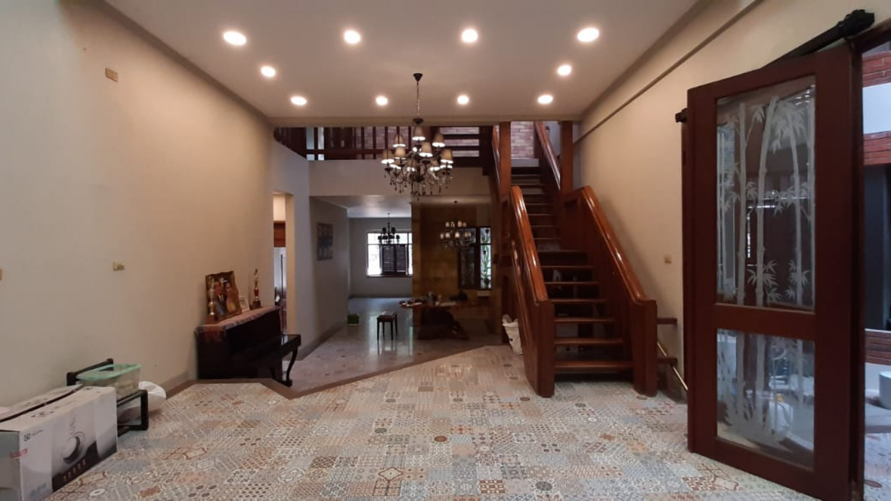 Rumah Luas 3Lantai Akses Toll JORR Di Area Cluster Mega Kebon Jeruk