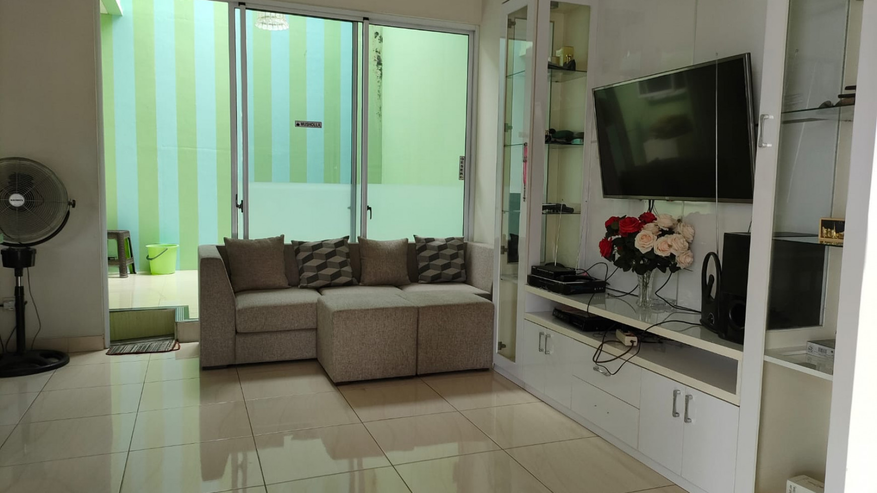 Rumah rapi siap huni di Vanya Park