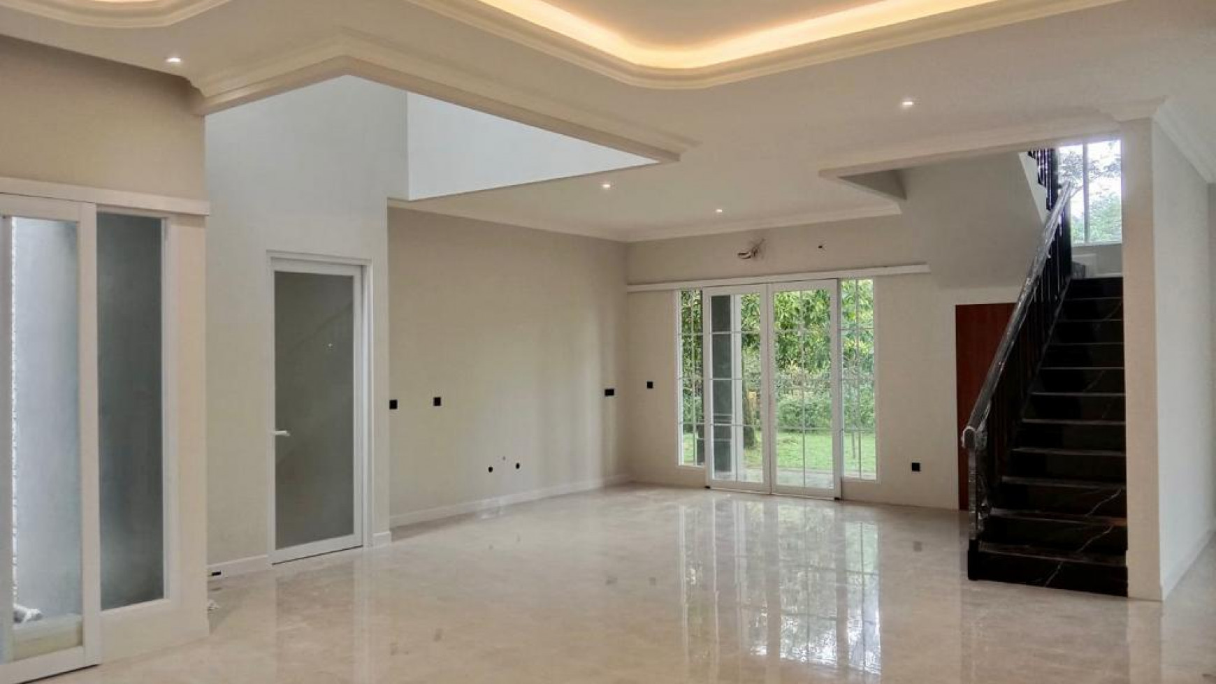 Rumah mewah Rumah Mewah Modern Clasic Design  Foresta