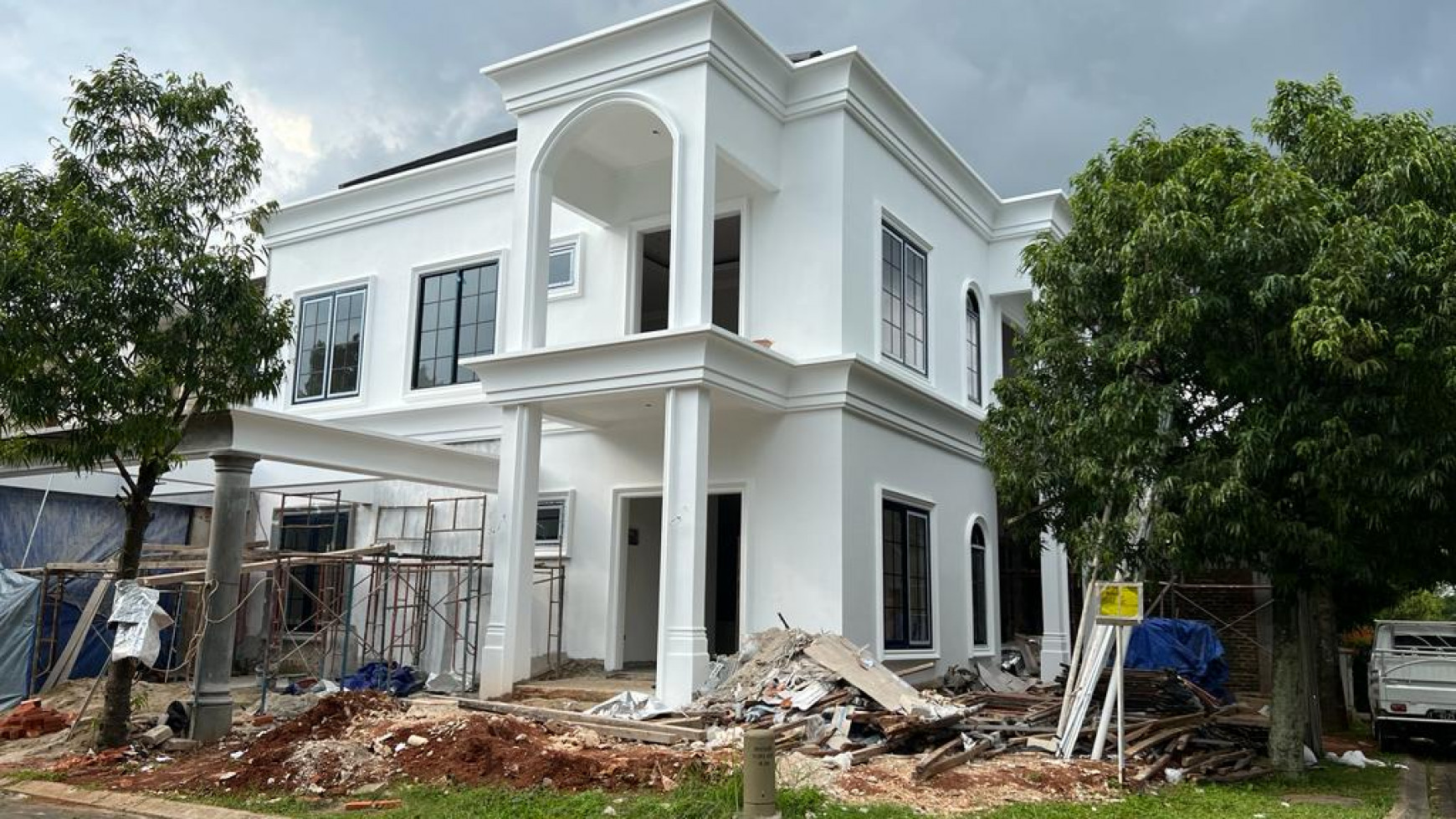 Rumah mewah Rumah Mewah Modern Clasic Design  Foresta