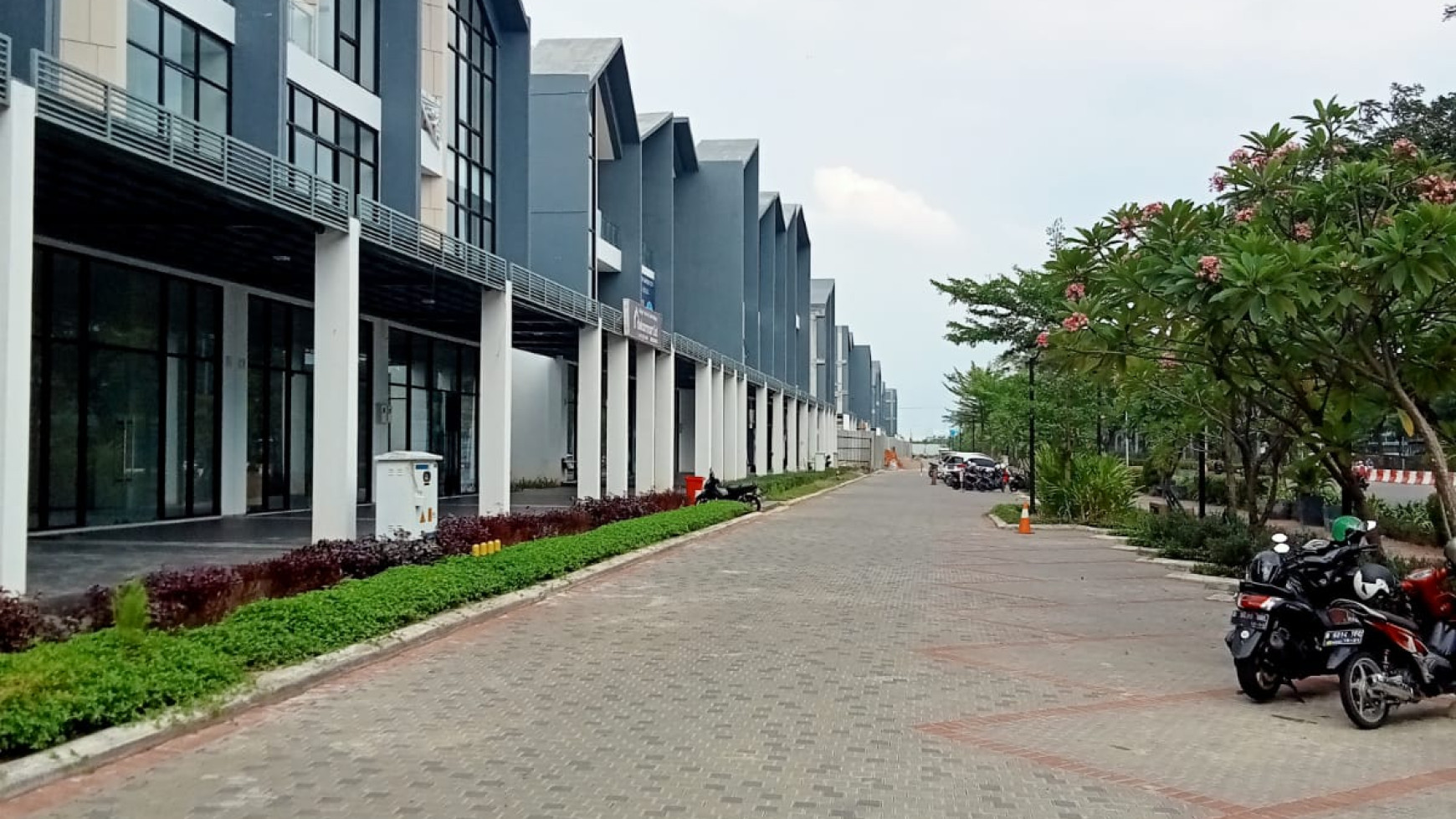 Dijual Ruko Hoek The East Jakarta Garden City Cocok utk Bank Klinik Resto