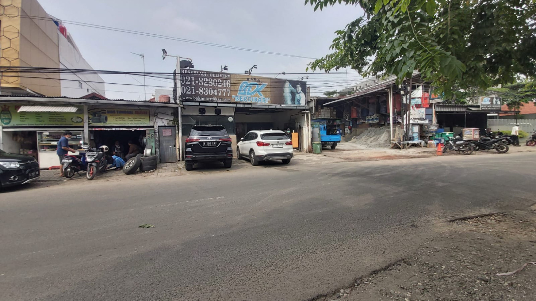 Tanah luas dan langka area Tebet timur dalam raya