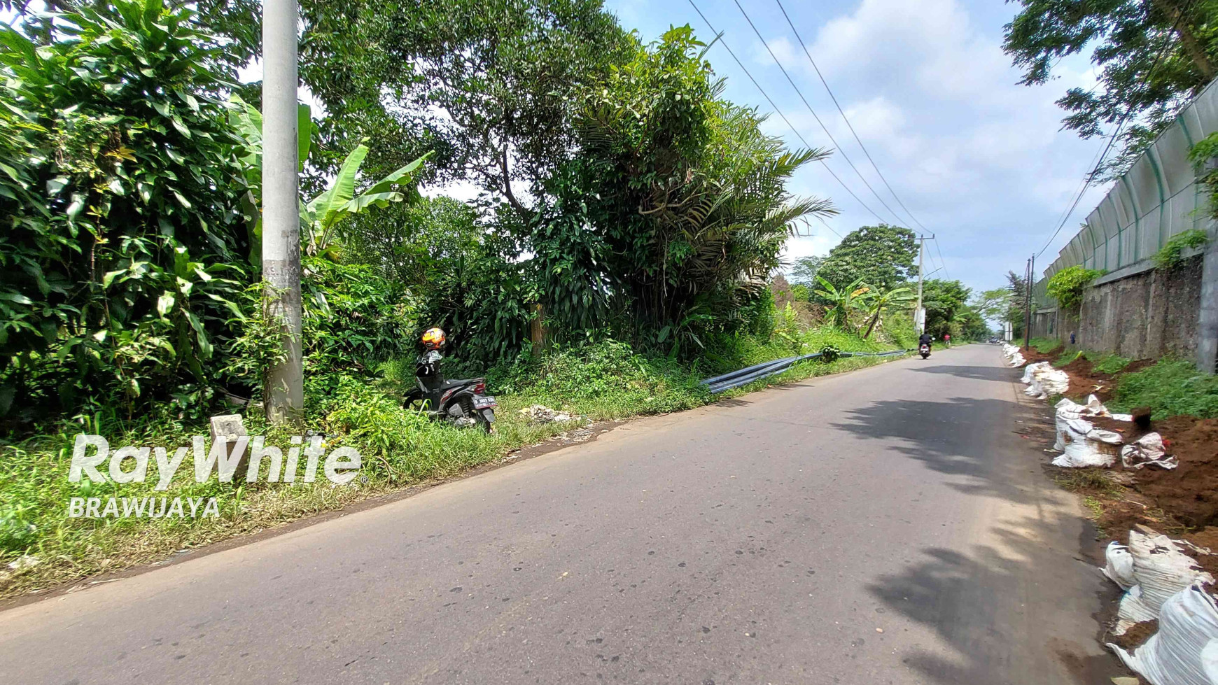 KAVLING TANAH DI CIAWI, BOGOR, HANYA 3 KM DARI PINTU TOL CIAWI, SHM, LT 4055 m2