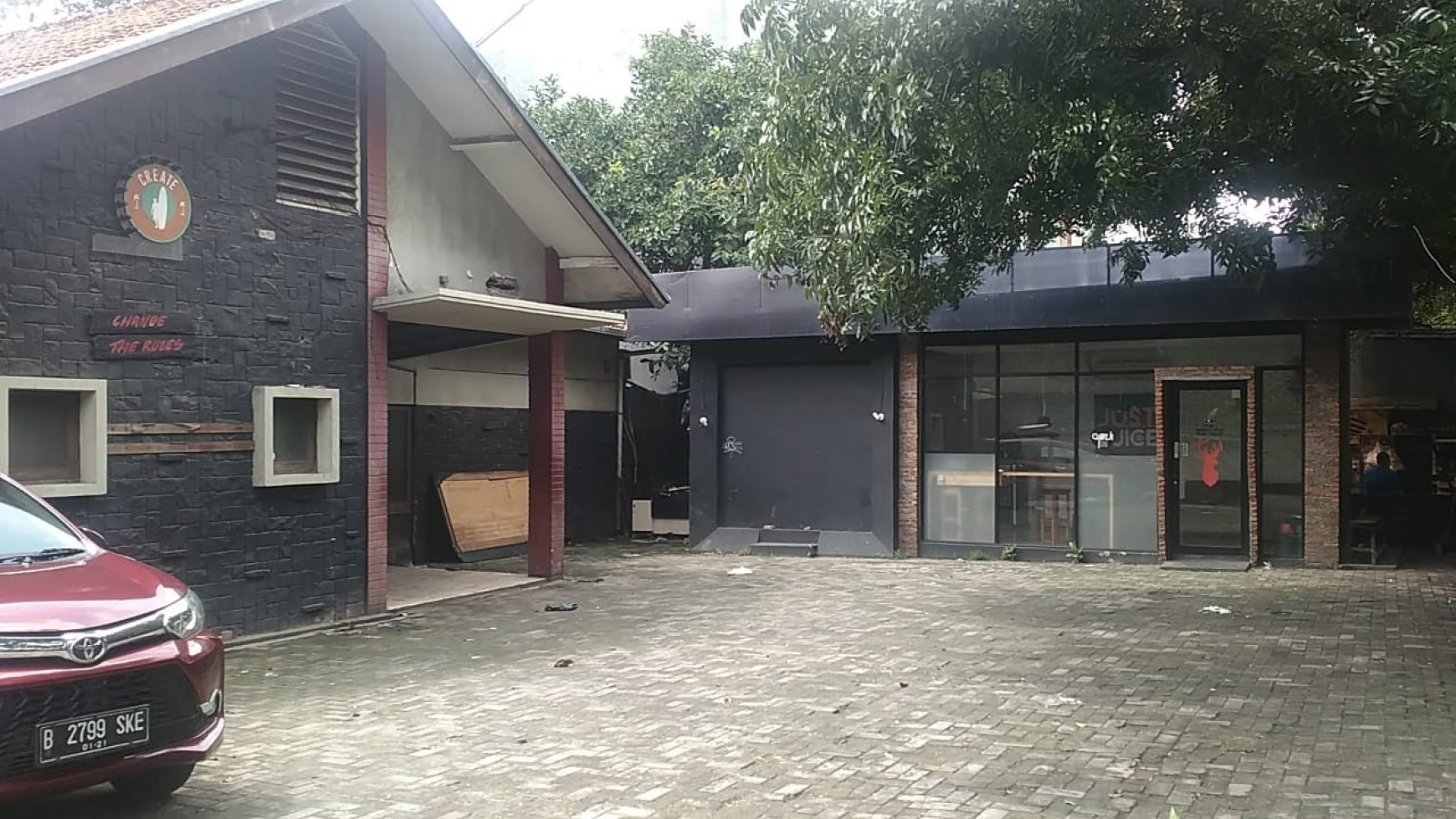 TANAH DAN BANGUNAN AREA GANDARIA KEBAYORAN BARU 