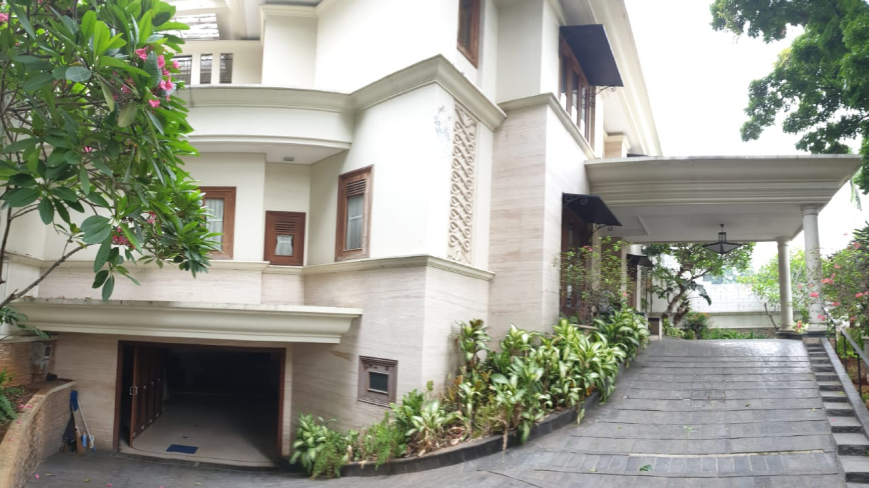 FOR RENT MEWAH AREA ELITE DAN TENANG METRO ALAM -PONDOK INDAH 