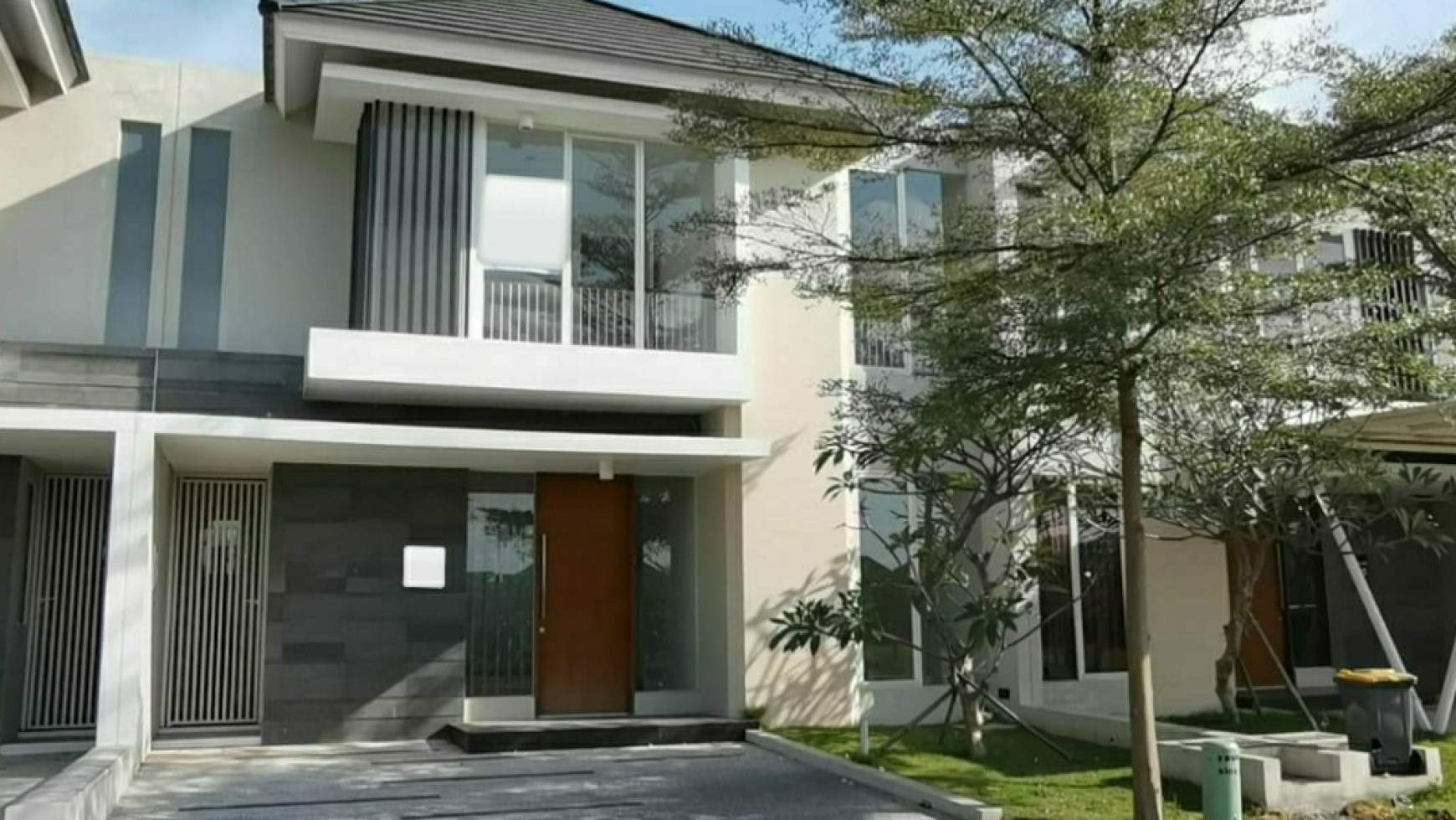 Dijual Rumah North West Park Citraland Surabaya- View Danau - Luas 9x15 - Baru Gress- TerMURAH