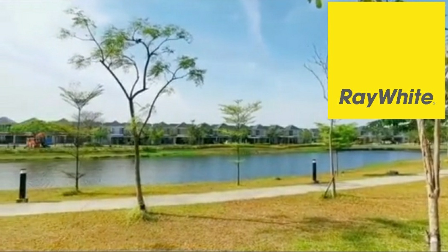 Dijual Rumah North West Park Citraland Surabaya- View Danau - Luas 9x15 - Baru Gress- TerMURAH