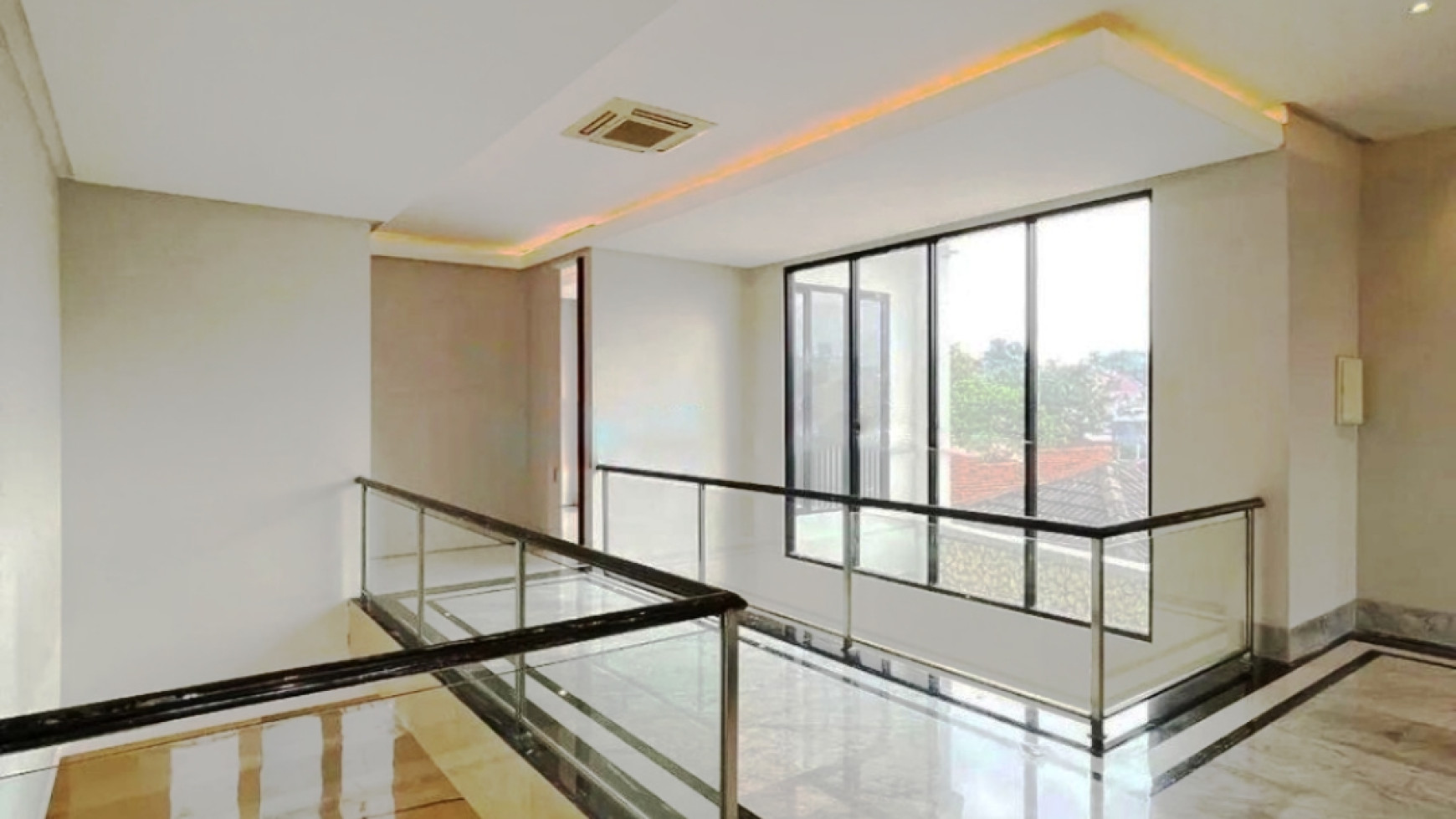 Rumah dijual Brand new area elite dekat Scbd dan Senayan