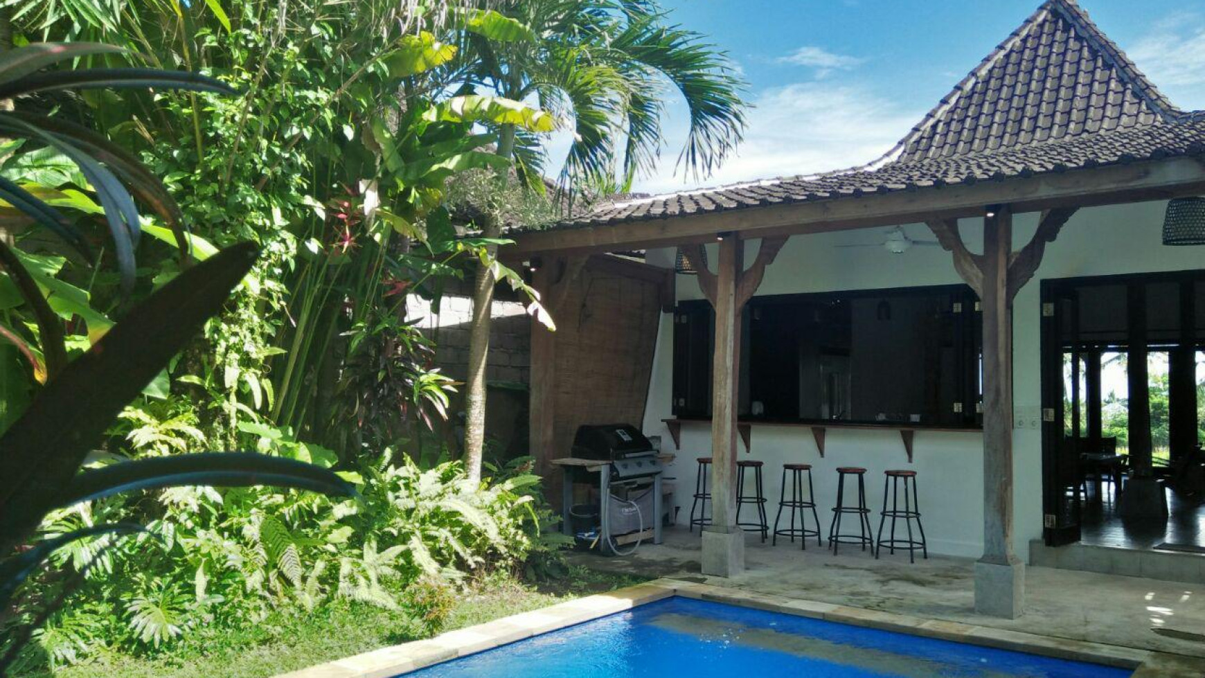 A Beautiful 3 Bedroom Leasehold Villa with Rice Field View For Sale, Located less than 5 minutes from Ubud Center