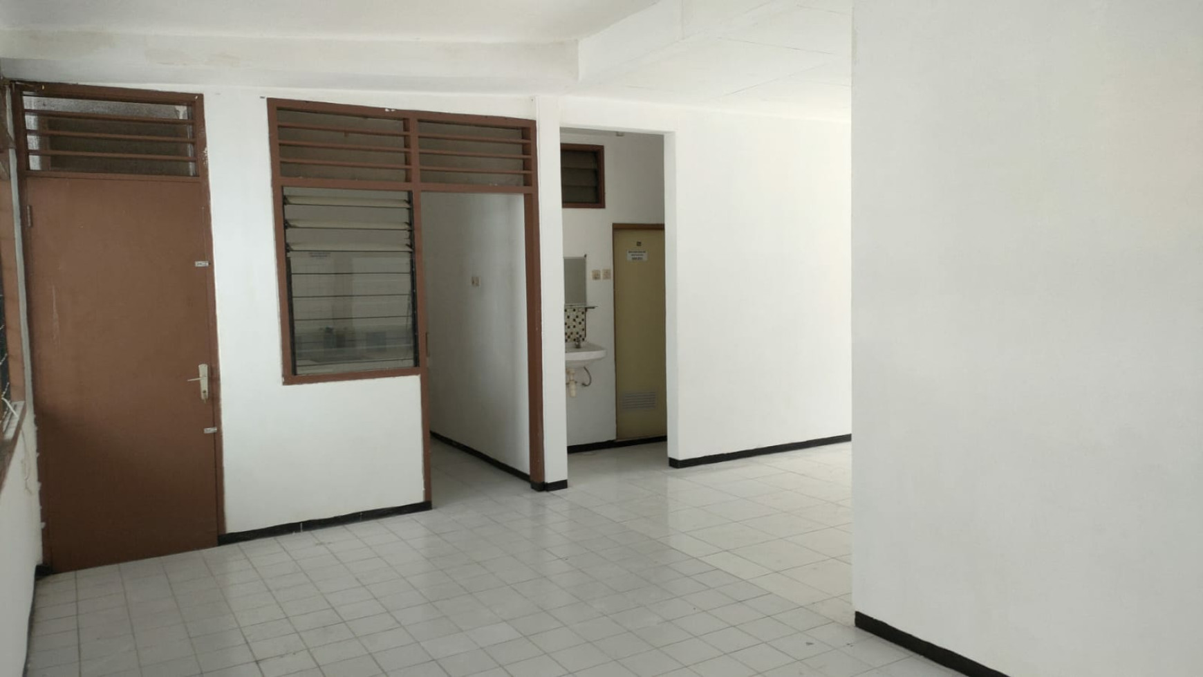 Dijual Rumah Darmo Harapan Indah- Sukomanunggal - Surabaya- TerMURAH - Luas 153 m2 (9'17) - Cantik Siap Huni