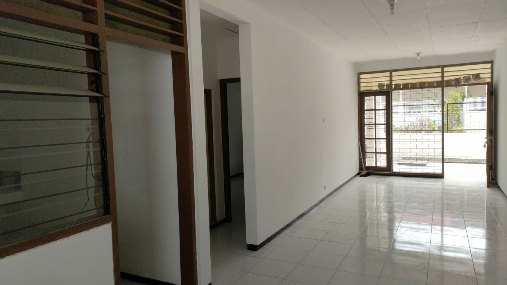 Dijual Rumah Darmo Harapan Indah- Sukomanunggal - Surabaya- TerMURAH - Luas 153 m2 (9'17) - Cantik Siap Huni