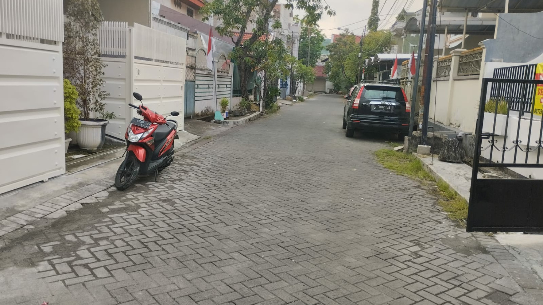 Dijual Rumah Darmo Harapan Indah- Sukomanunggal - Surabaya- TerMURAH - Luas 153 m2 (9'17) - Cantik Siap Huni