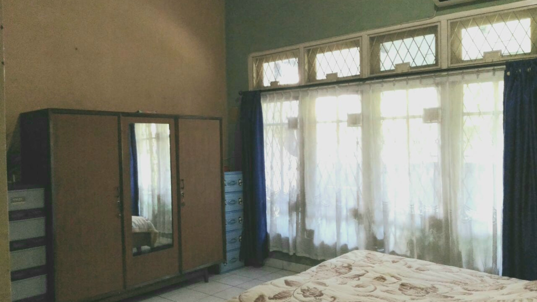 Rumah siap huni , bagus di villa Bintaro indah