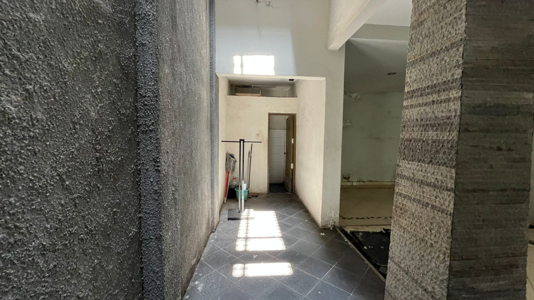 Ps01 Dijual rumah itung tanah Jalan Cempaka Surabaya Pusat