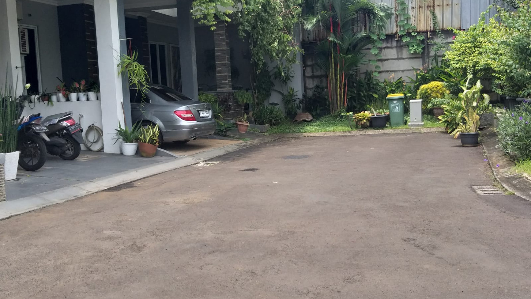 Rumah Bagus Di Emerald Terrace Bintaro Jaya Sektor 9