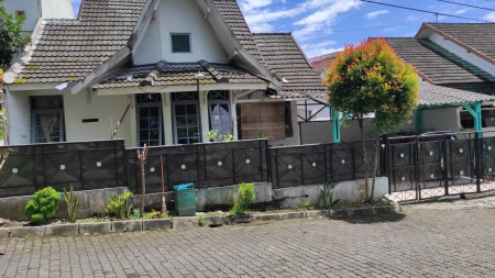 RUMAH DI GRIYA PERWITA WISATA JL. KALIURANG