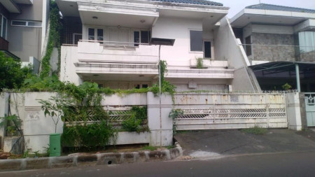 Rumah di Taman Kebon Jeruk Intercon Jakarta Barat