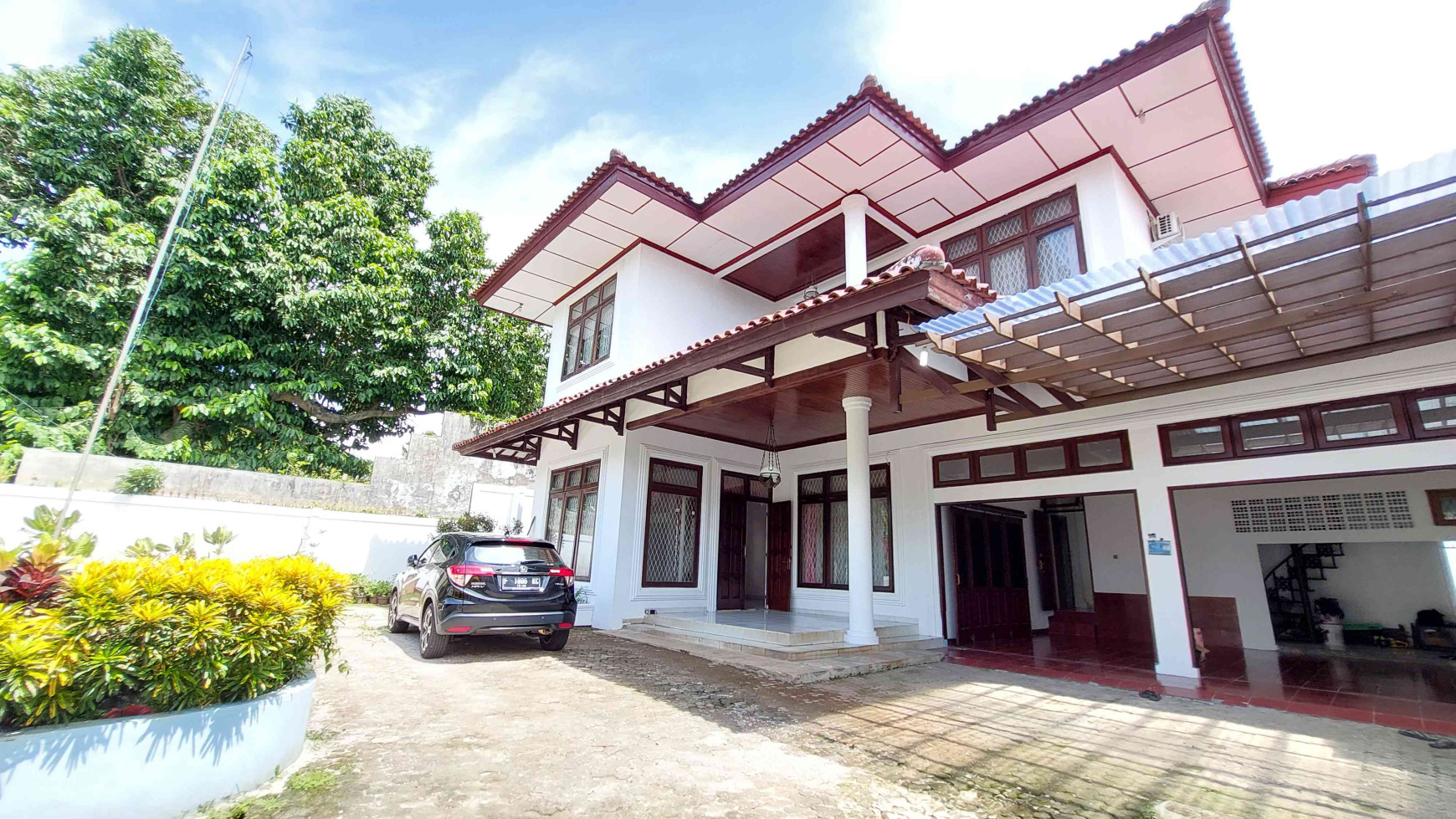 DISEWAKAN RUMAH DI JL BANGO, CILANDAK, DEKAT TOL DESARI, BISA SEWA BUAT KANTOR