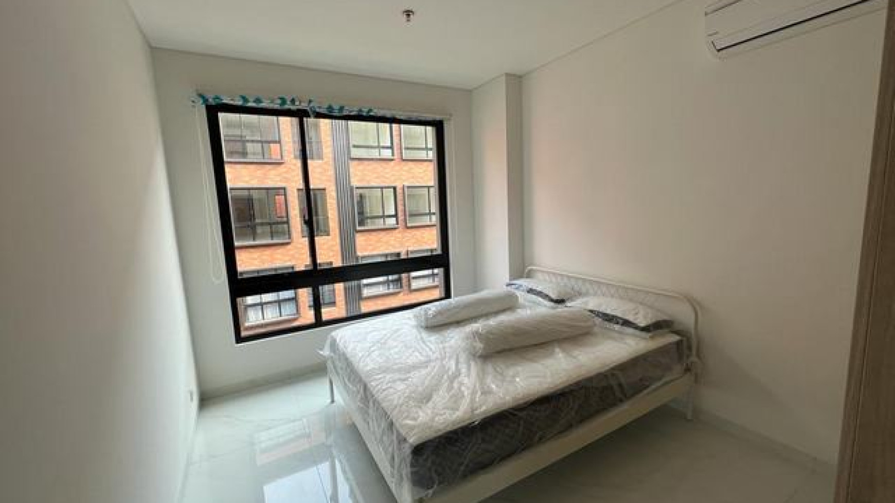 disewa apartemen furnished tinggal bawa koper LLOYD Tower Z Alam Sutera type 2 BR