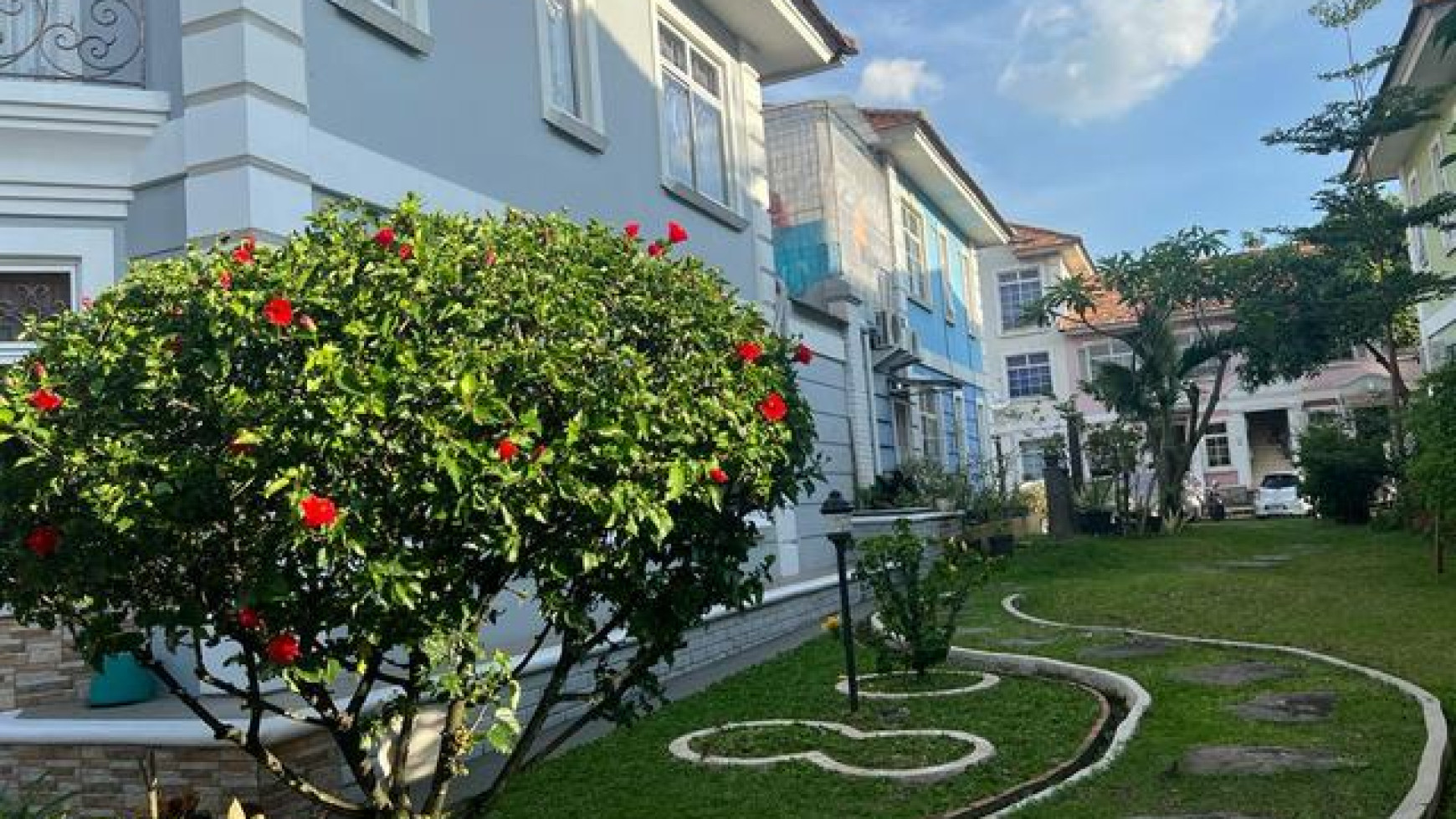 dijual townhouse area lippo karawaci taman paris siap huni