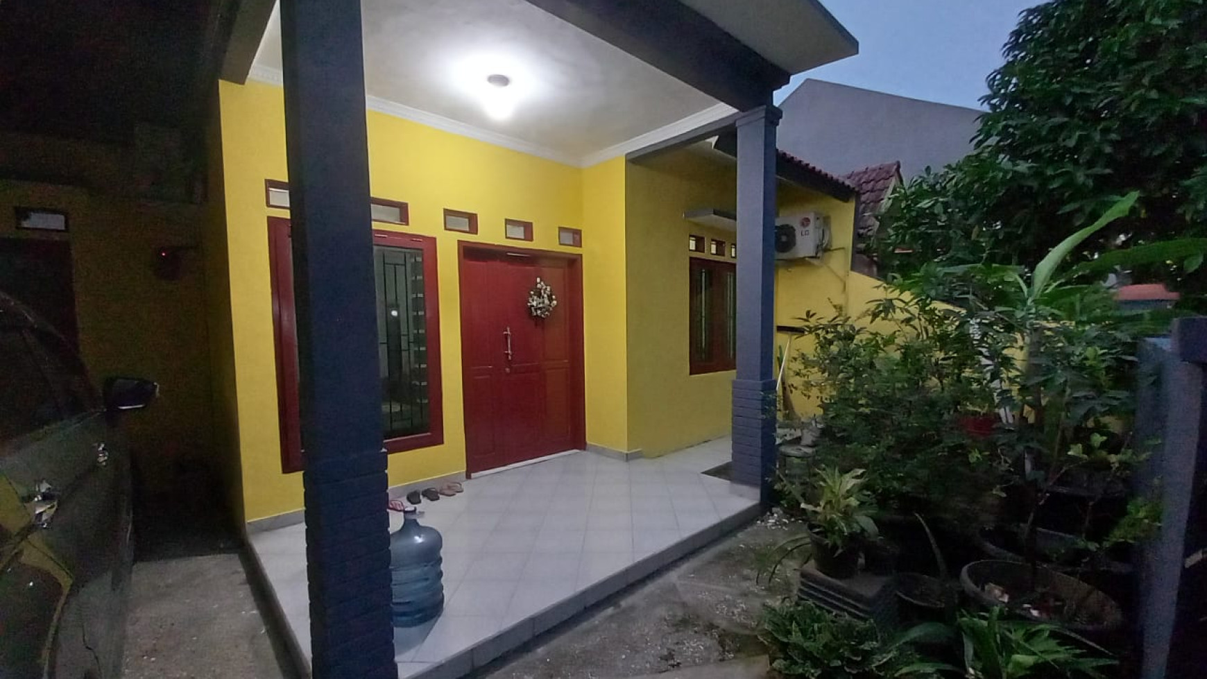 Rumah Rapih di Perumahan Vida Padurenan Mustika Jaya Bekasi