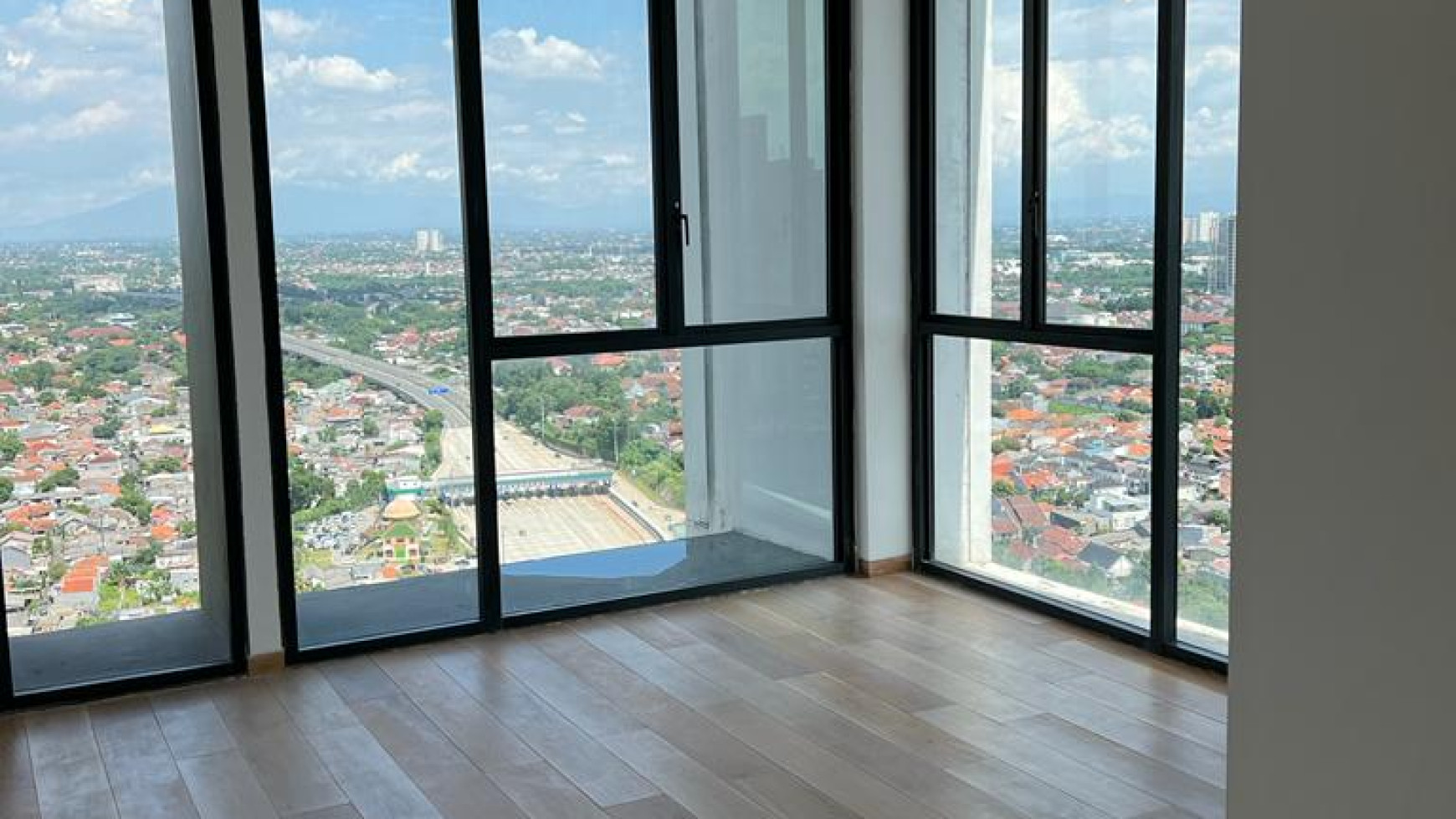 Apartemen Izzara Jl. TB. Simatupang, Cilandak, Jakarta Selatan