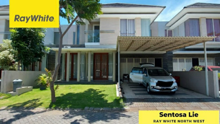 Dijual Rumah The Greenlake Citraland Surabaya Barat- Luas 240 m2 (12x20) - Garasi Carport 4 mobil - Strategis Dekat Pakuwon Mall