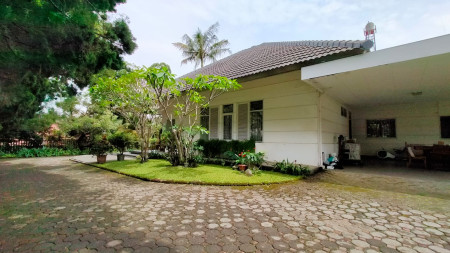 Rumah Asri dan Nyaman di Kompek Setramurni, Bandung