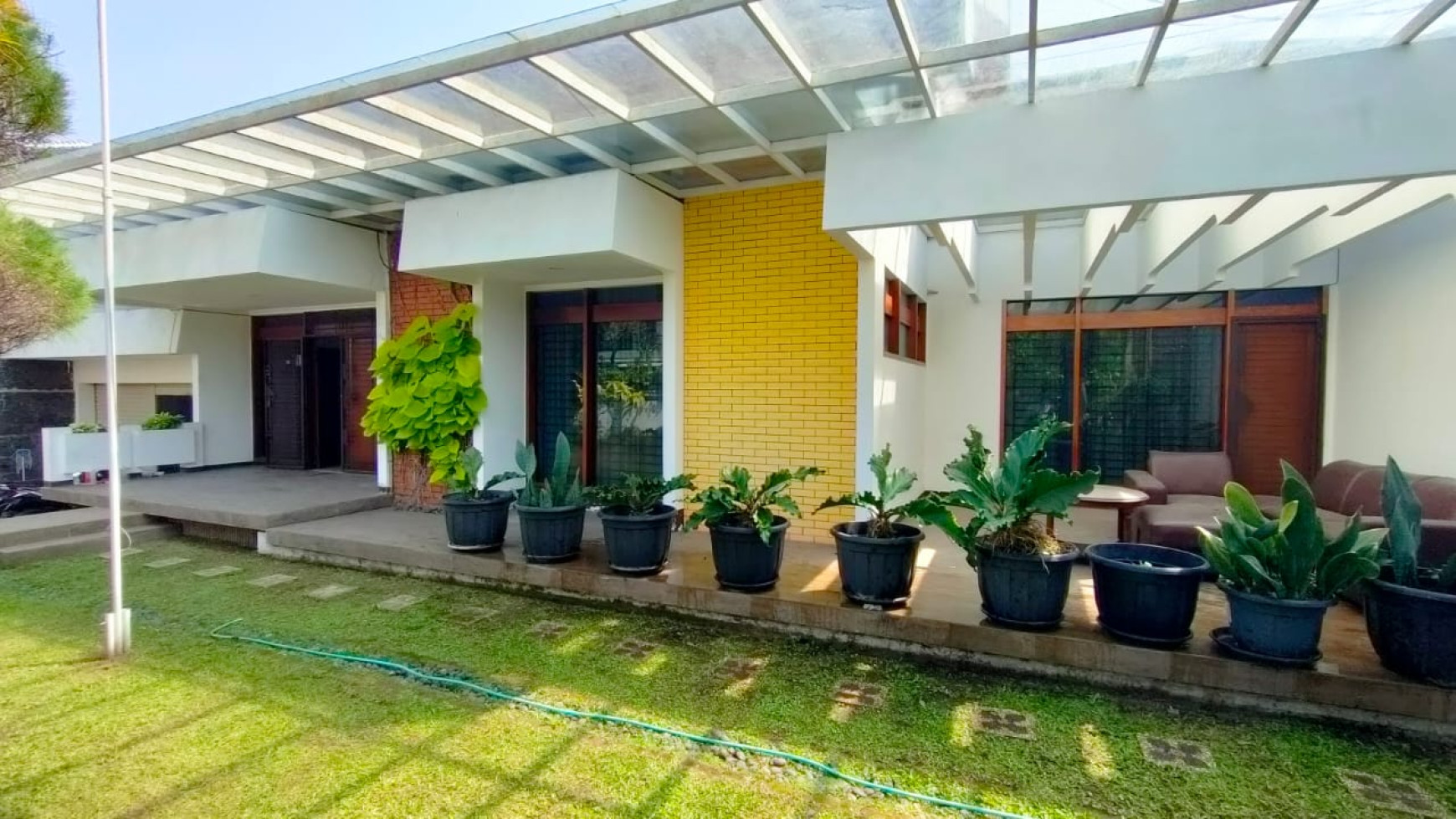  Rumah Lux Modern di Setrasari Kulon, Bandung Utara