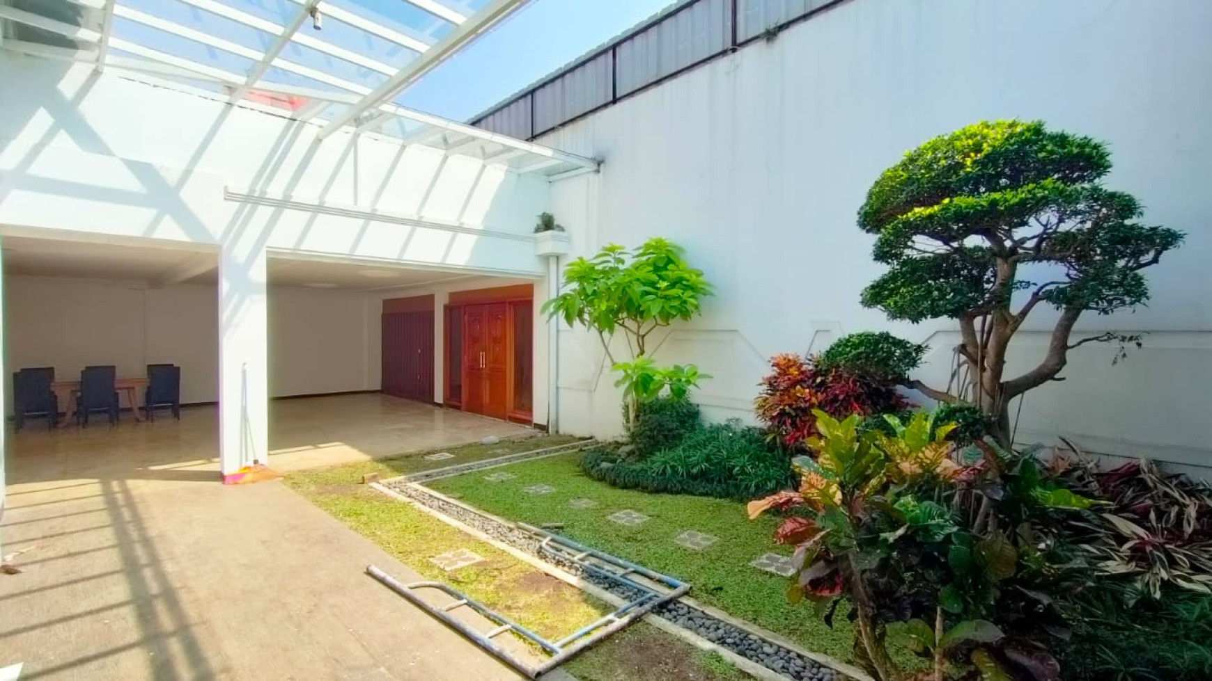  Rumah Lux Modern di Setrasari Kulon, Bandung Utara