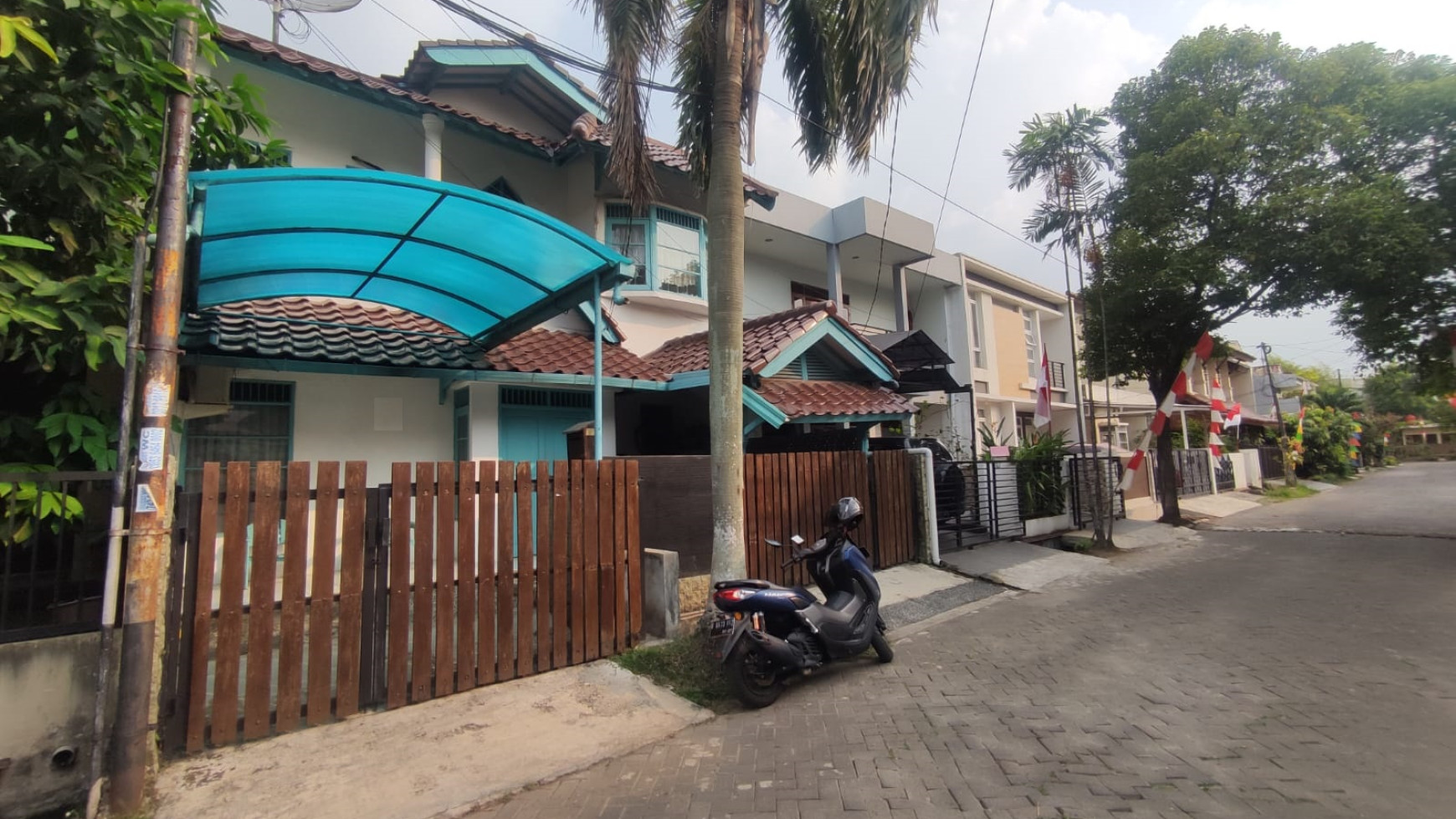 Rumah rapi, terawat, siap huni di Bintaro