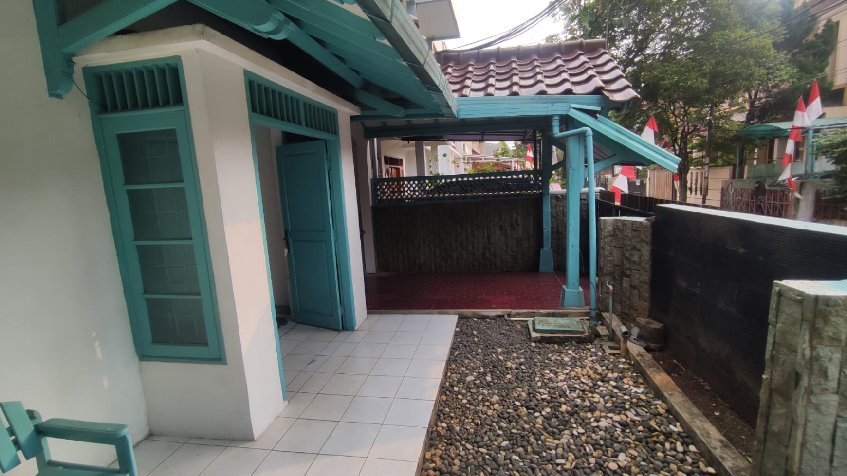 Rumah rapi, terawat, siap huni di Bintaro