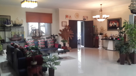 RUMAH HOEK SIAP HUNI DI BUKIT GADING MEDITERANIA, KELAPA GADING, JAKARTA UTARA