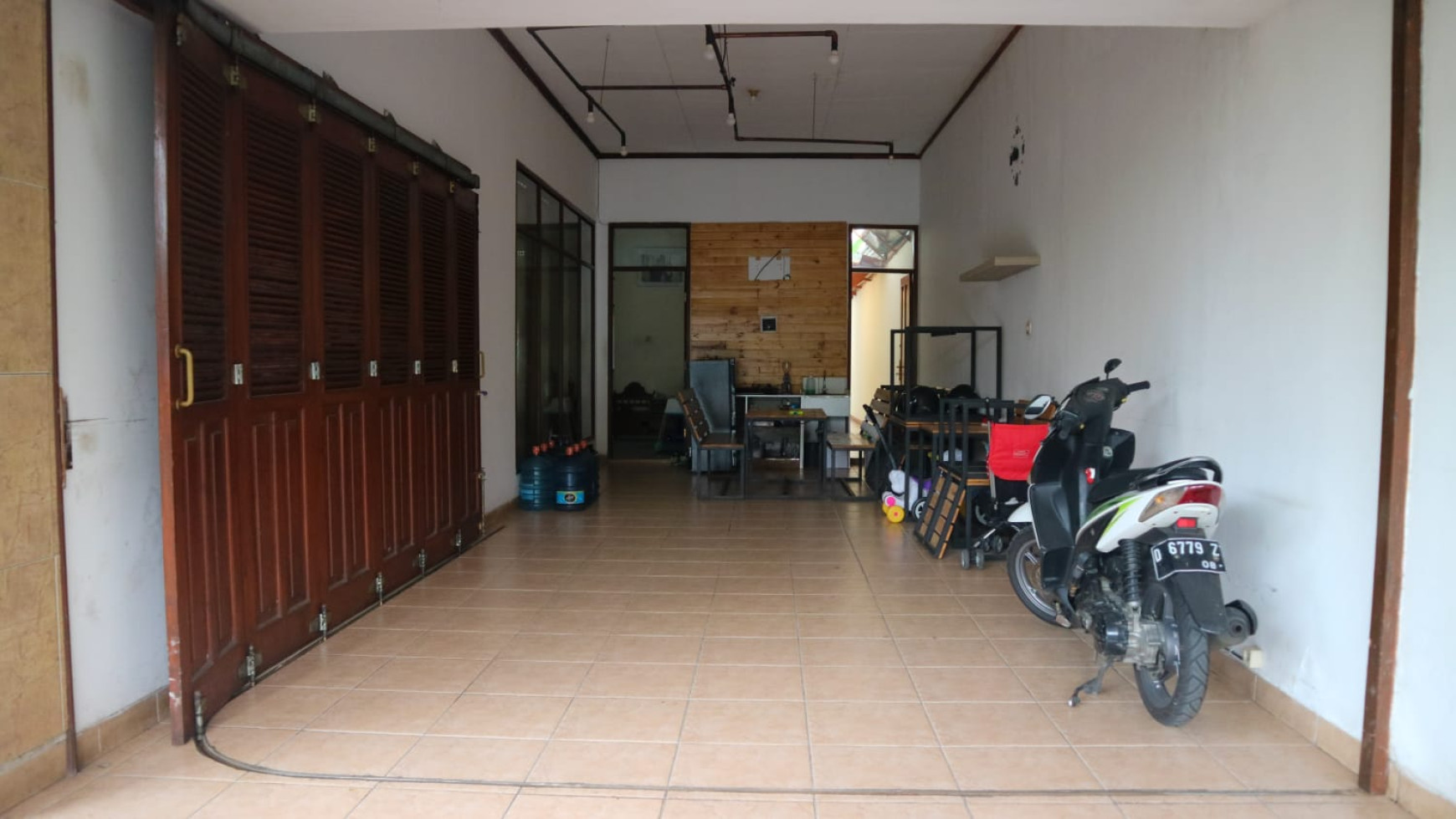 Rumah Asri Semi Furnished di Sariwangi Asri, Bandung