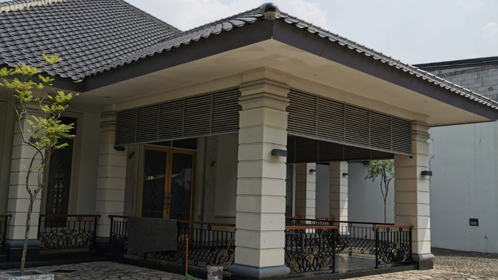 Dijual Rumah Bangunan Baru Luas 1.390m2 Daerah strategis di Fatmawati Jakarta Selatan. 