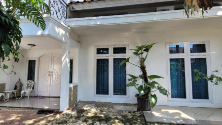 Rumah Minimalis Nan Elegan, Hunian Asri @Cirendeu